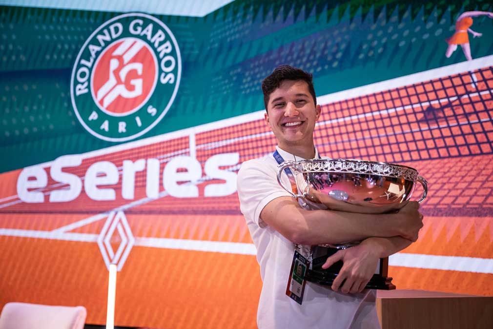 Интервью с двукратным чемпионом Roland-Garros eSeries: Сэмюэл Санин Ортис "Sasmis" о защите титула и истории турнира