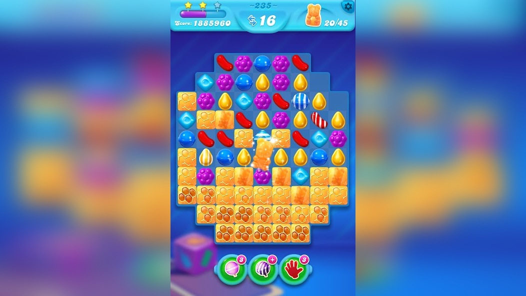 Очистка доски от орехов в Candy Crush Soda Saga план за 10 ходов